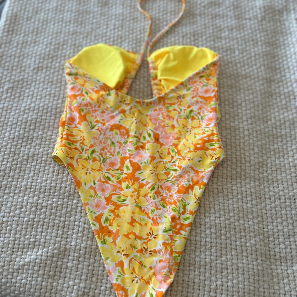 Ultra-High Waisted Yellow Floral One-Piece Halter Swimsuit - Picture 3 of 5